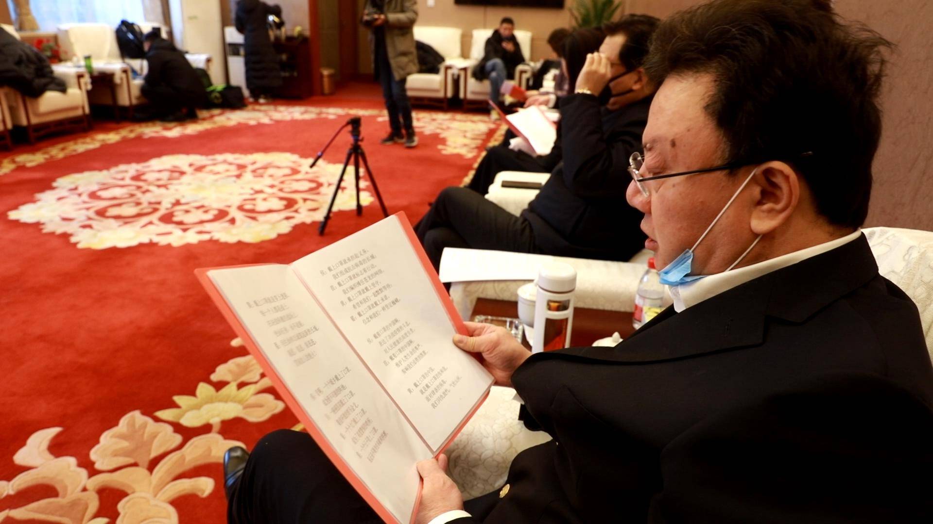 包含法兰克福迎葡超关键赛，赛前调整名单，引发热议，医务组通报恢复的词条-九游体育